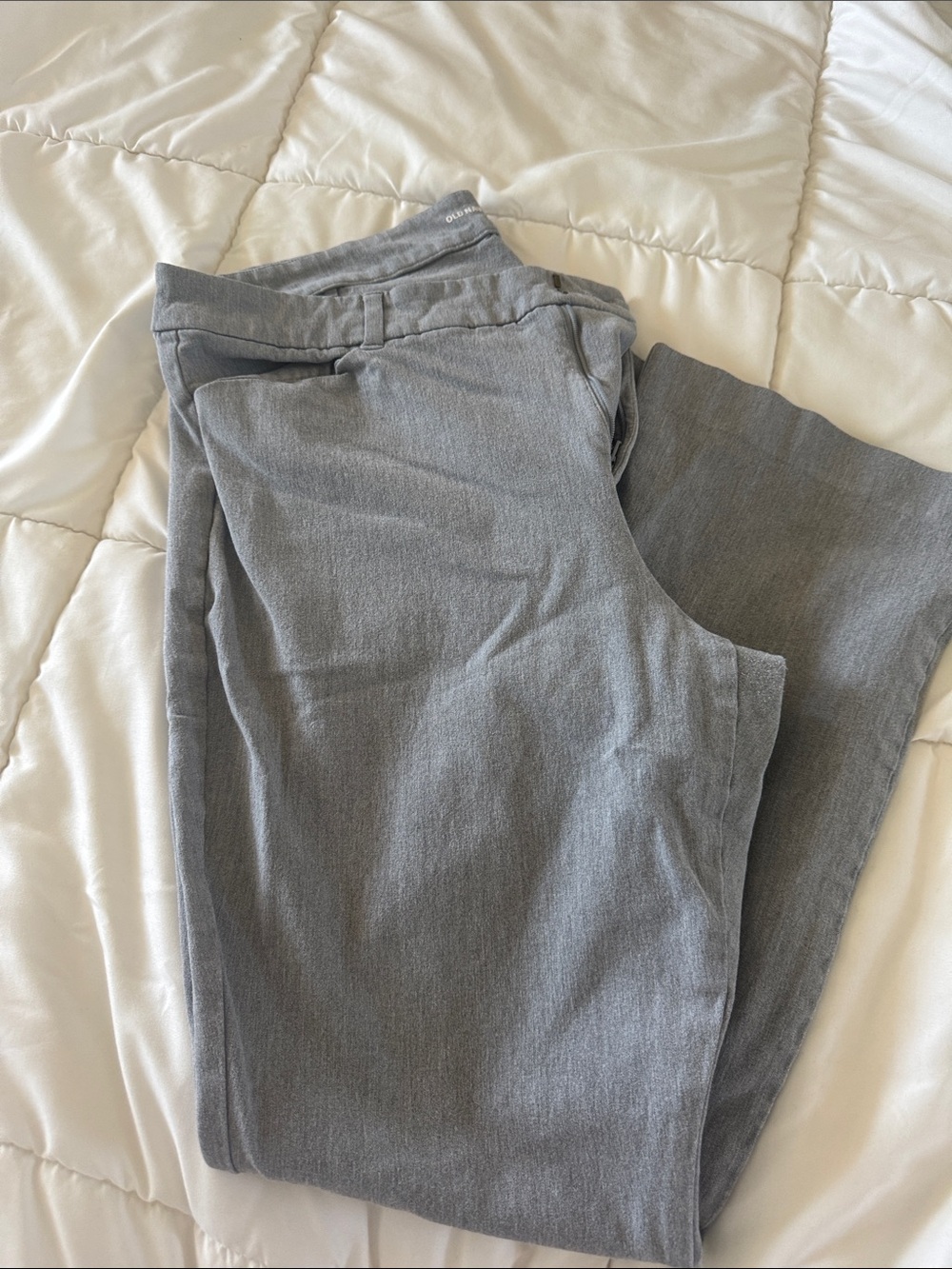 Old Navy women’s Light Grey pixie pant